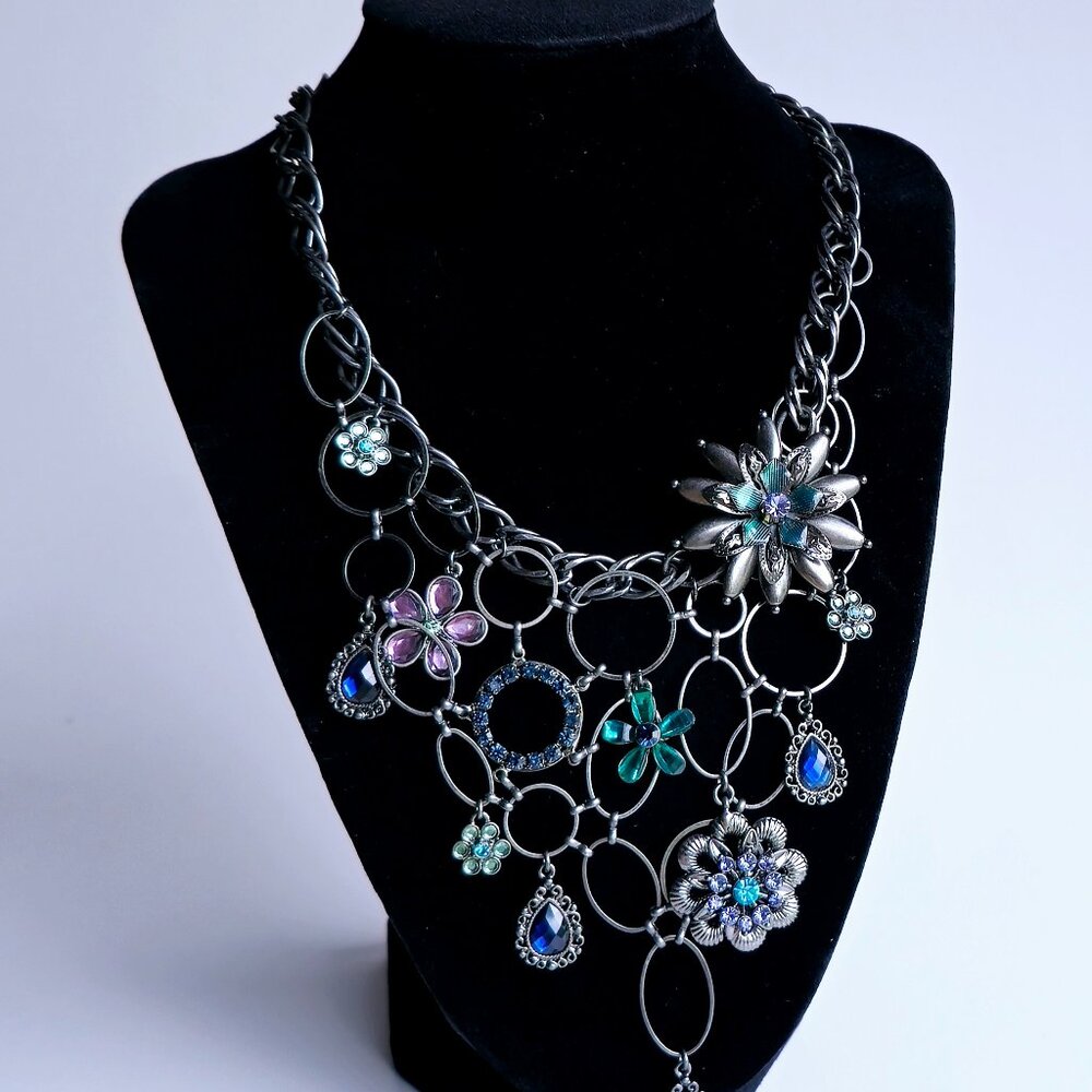 Elegant Flower Design Necklace‎